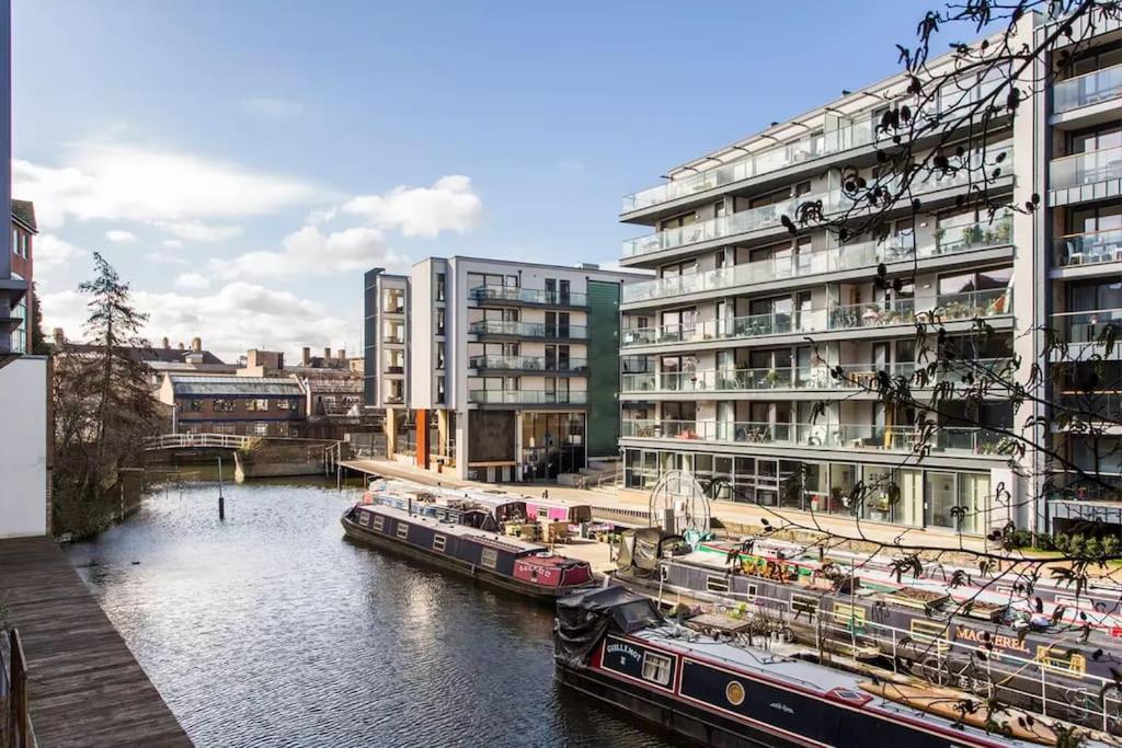 Canal-Side Apartment In Shoreditch Londres Extérieur photo