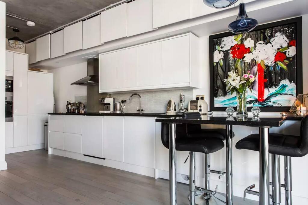 Canal-Side Apartment In Shoreditch Londres Extérieur photo