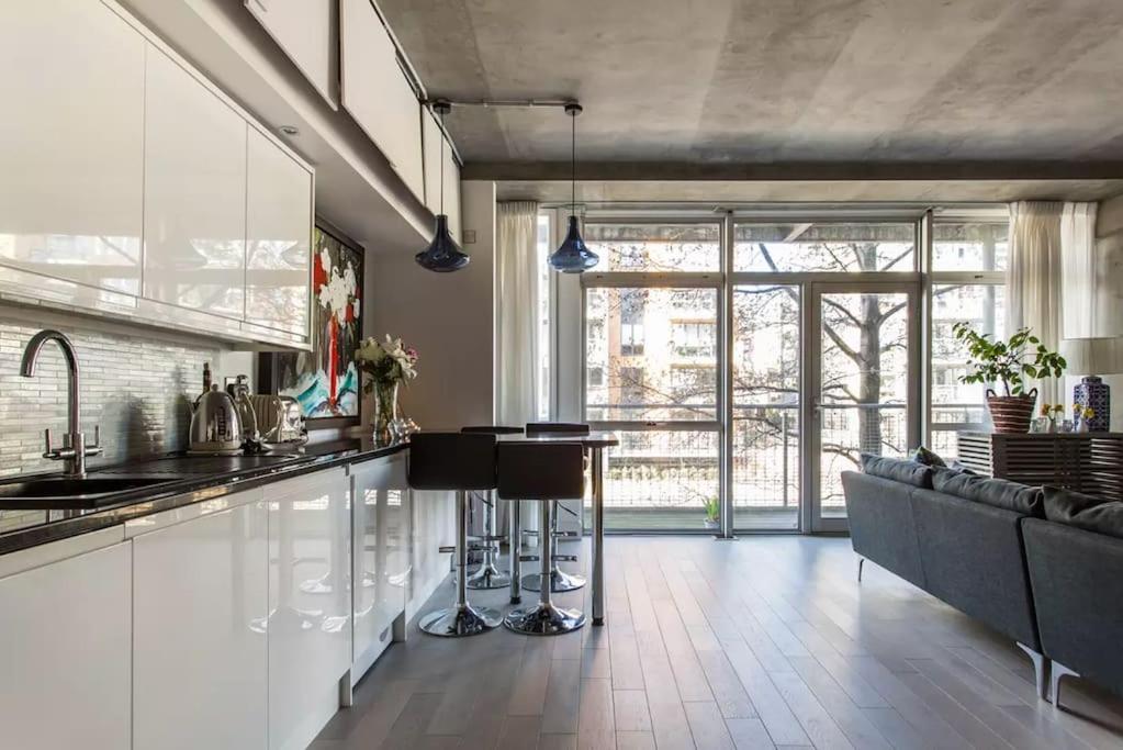 Canal-Side Apartment In Shoreditch Londres Extérieur photo
