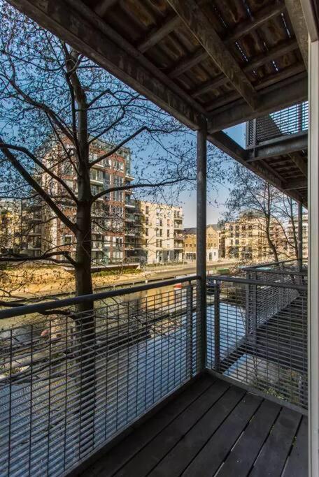 Canal-Side Apartment In Shoreditch Londres Extérieur photo